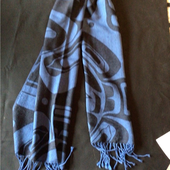 Native print scarf - Picture 2 of 2